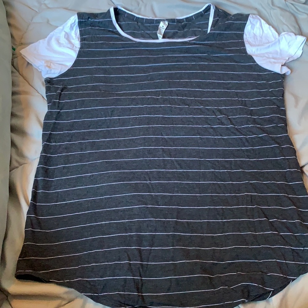 Lululemon tshirt